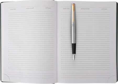 Подарочный набор: Ручка перьевая Parker Jotter Stainless Steel GT и Ежедневник недатированный черный