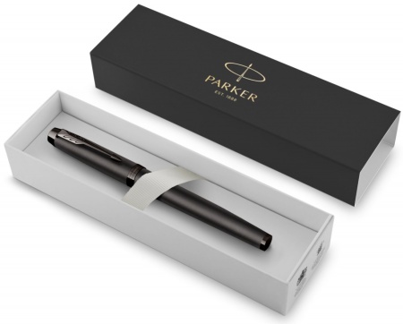 Перьевая ручка Parker IM Monochrome Black, перо:F/M, цвет чернил: blue, в подарочной упаковке.