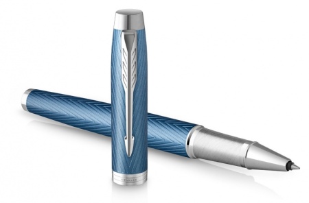 Подарочный набор: Ручка роллер Parker IM Premium T318 Blue Grey CT, цвет чернил черный и  ежедневник серебристого цвета