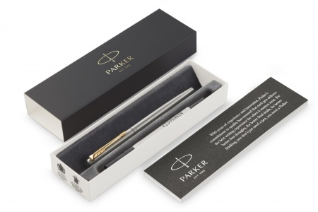 Ручка-роллер Parker Jotter Core T61 Stainless Steel GT M стержень:F цвет чернил: black, в подарочной упаковке.