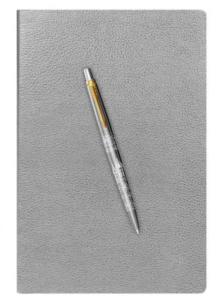 Подарочный набор: Шариковая ручка Parker Jotter Russia SE, цвет: St. Steel GT и Ежедневник недатированный серебристый