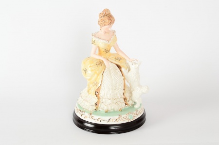 Статуэтка на деревянной подставке Royal Classics 20х31 заказать в магазине Москве