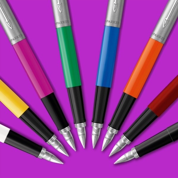 Перьевая ручка Parker Jotter, цвет ORIGINALS WHITE CT, цвет чернил синий/черный, толщина линии M, В БЛИСТЕРЕ