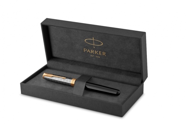 Перьевая ручка Parker Sonnet Premium Refresh BLACK GT, перо 18K, перо: F, цвет чернил black, в подарочной упаковке